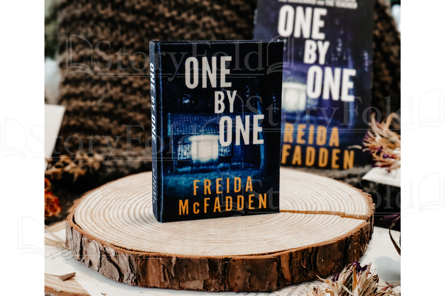One By One Book Wallet *Officially Licensed* FREIDA MCFADDEN®